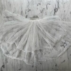 Elegant White Tulle Hair Comb